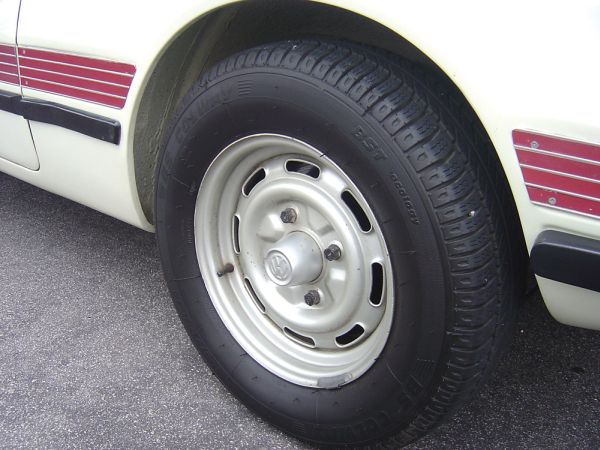Pela primeira um Volkswagen brasileiro recebia pneus radiais e rodas de ‘tala larga’